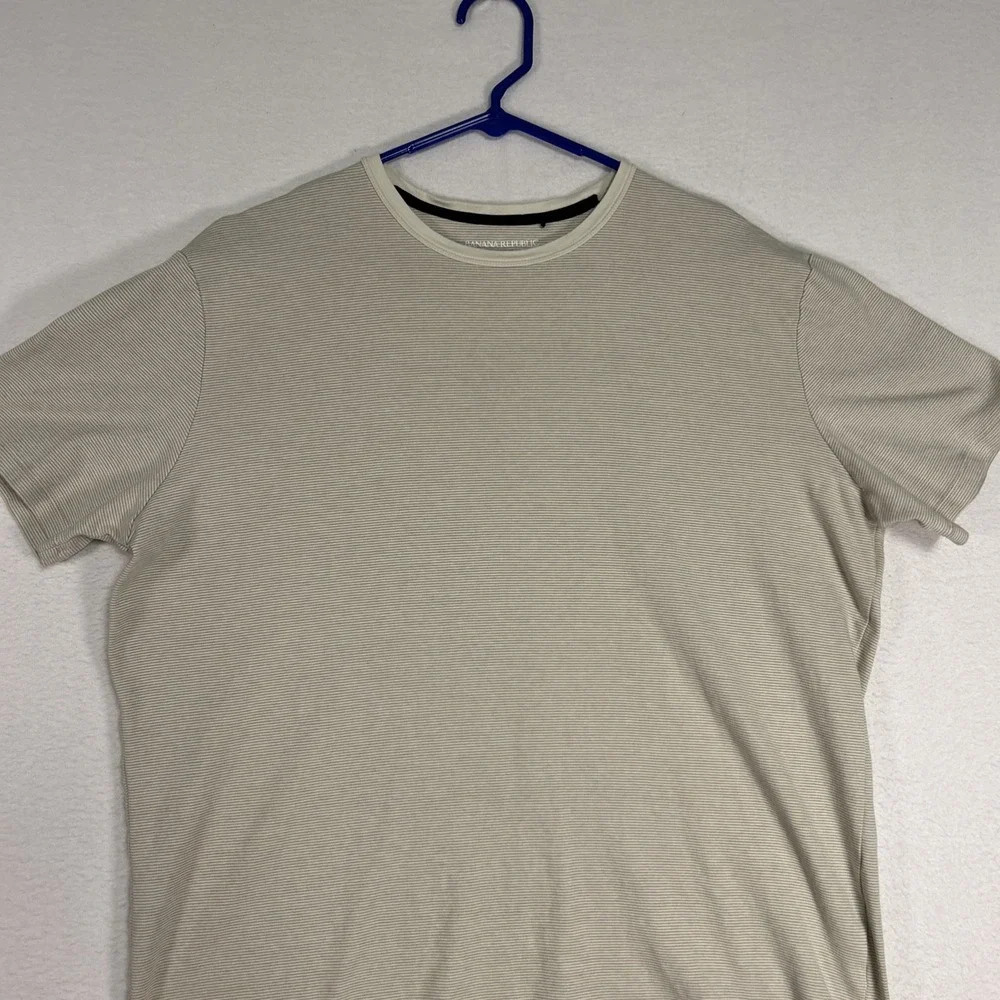 Banana Republic T-Shirt Mens XXL Cream Luxe Touch Tee Performance Short Sleeve
